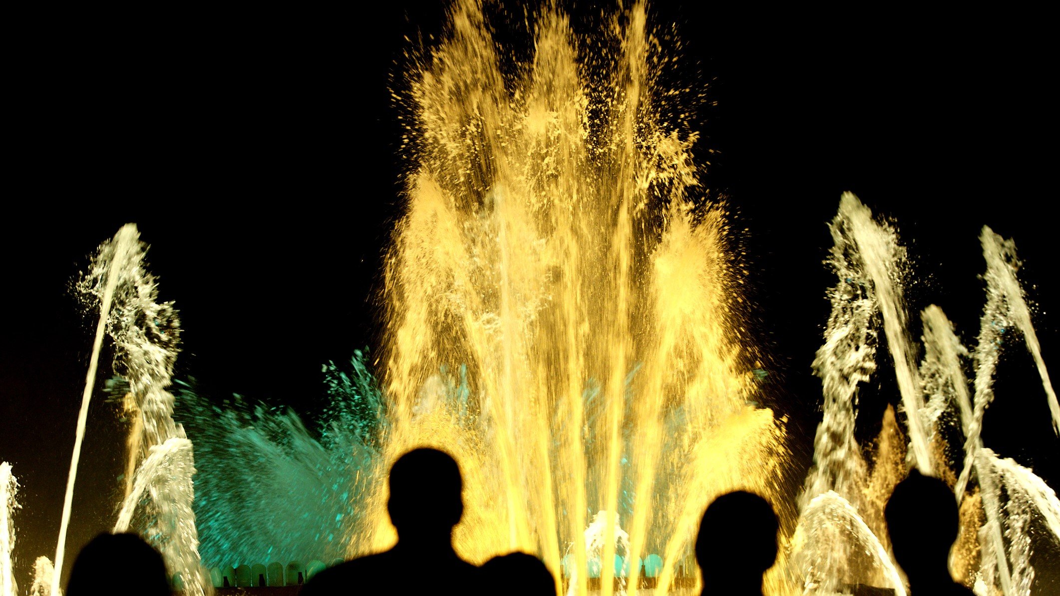 People watching fountains